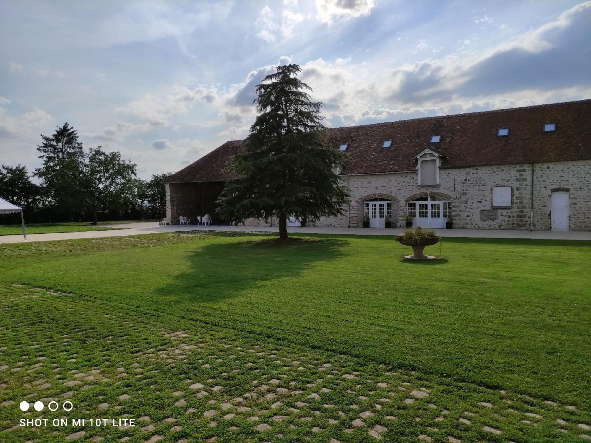 Domaine De La Ferme De Mont Bed and Breakfast Mormant Eksteriør billede